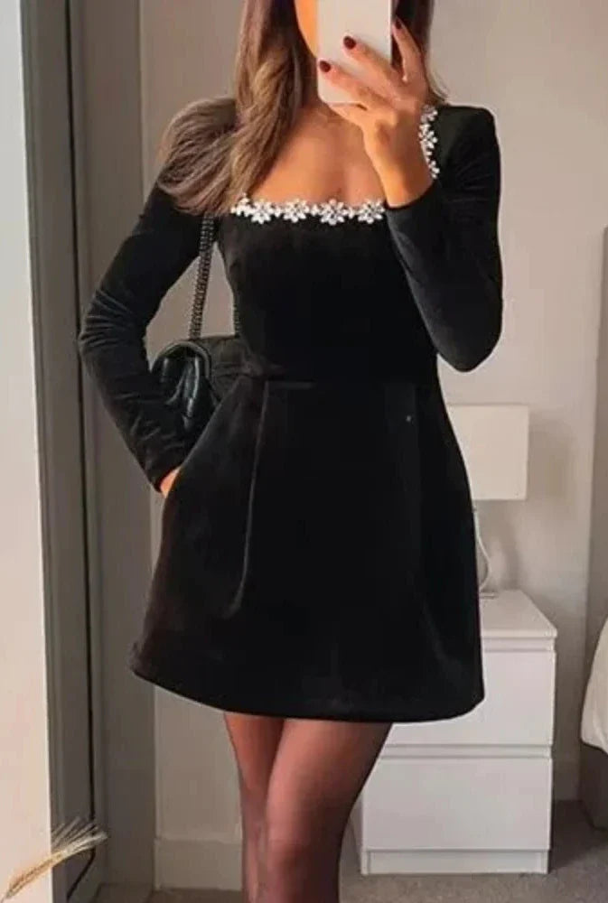 Chic Long-Sleeve Cocktail Dress